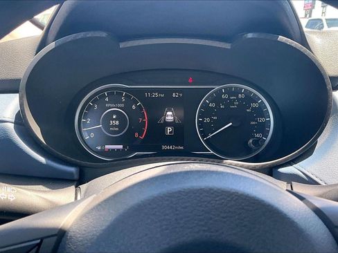 Used 2025 Nissan Versa SV FWD image 20