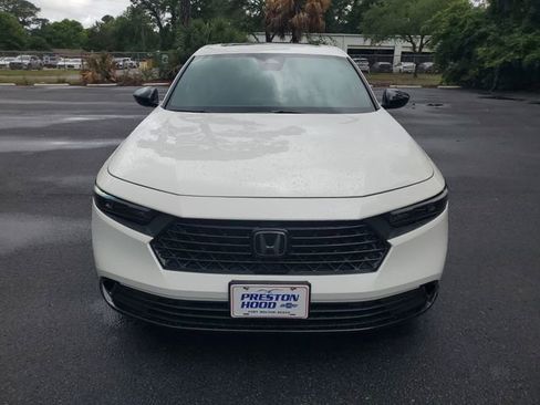 Used 2023 Honda Accord Sport image 2