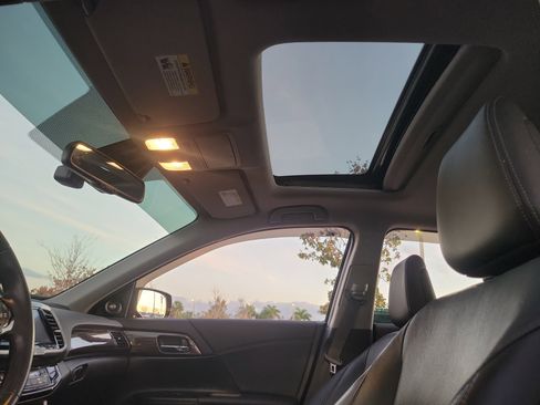 Used 2017 Honda Accord Touring image 32