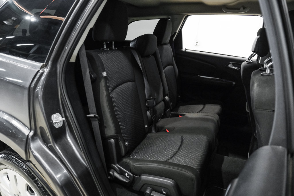 Used 2019 Dodge Journey SE FWD image 34