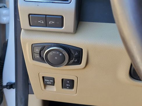Used 2019 Ford F150 Lariat w/ Equipment Group 502A Luxury AWD/4WD image 10