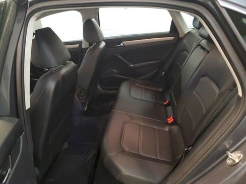 Used 2022 Volkswagen Passat 2.0T SE image 26