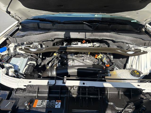 Certified 2025 Ford Explorer Platinum AWD/4WD image 4