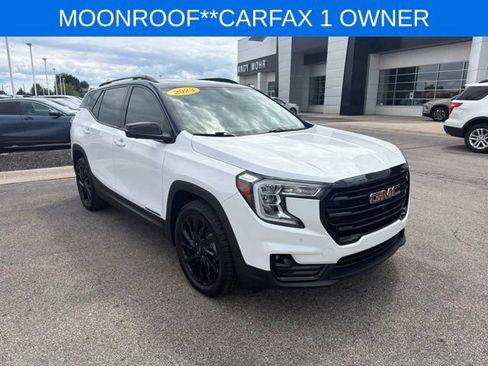 Used 2023 GMC Terrain SLT w/ Tech Package FWD image 13