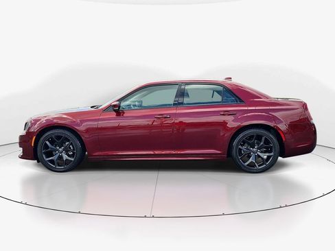 Used 2022 Chrysler 300 Touring L w/ Comfort Group RWD image 10