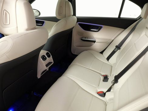 Used 2024 Mercedes-Benz C 300 4MATIC Sedan image 57