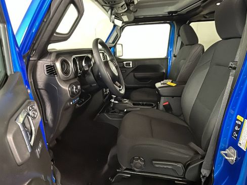 Used 2023 Jeep Wrangler Unlimited w/ Cold Weather Group AWD/4WD image 13
