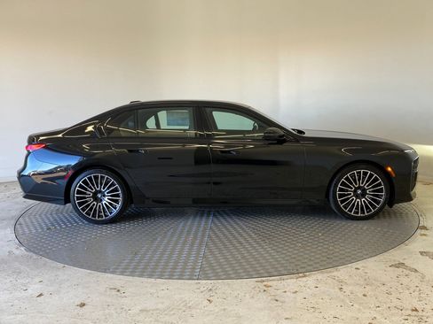 New 2026 BMW 740i xDrive image 7