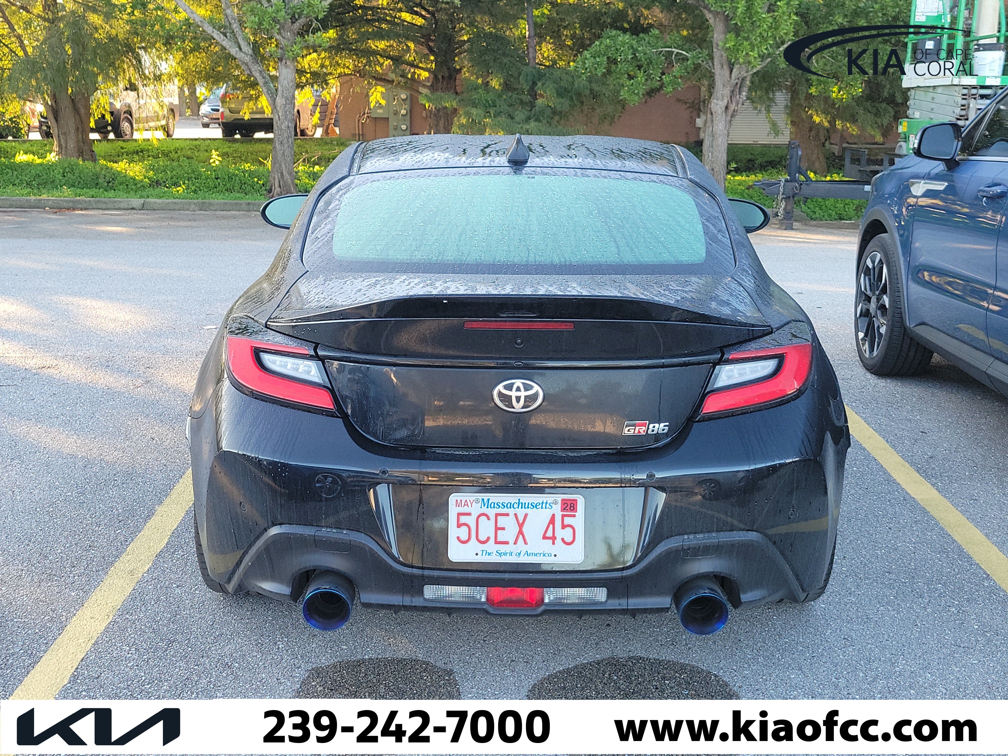 Used 2024 Toyota GR86 Premium RWD image 7