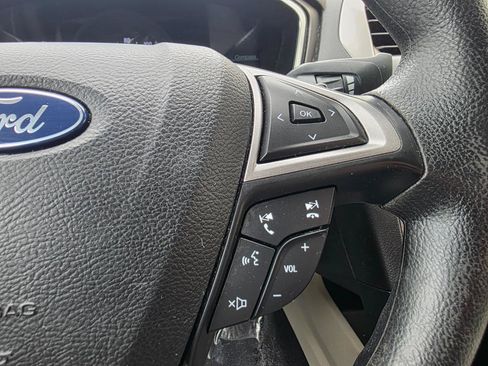 Used 2019 Ford Fusion SE FWD image 16