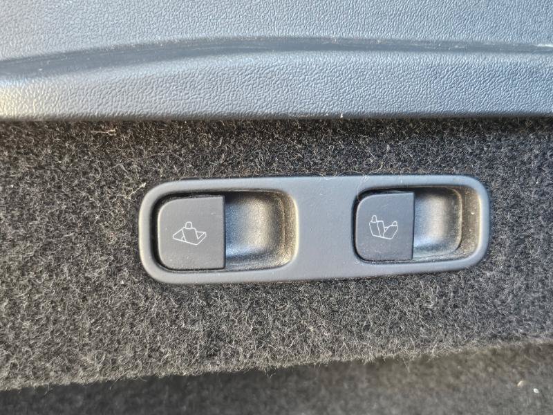 Used 2023 Tesla Model Y Long Range AWD/4WD image 73