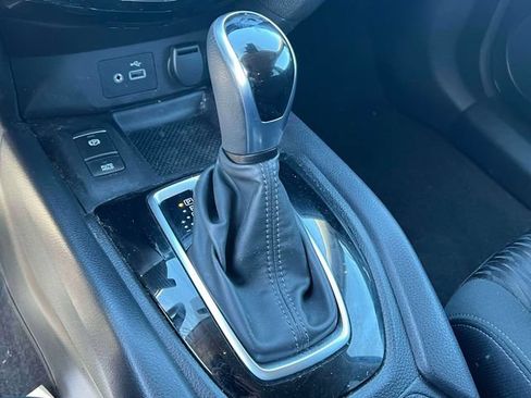 Used 2020 Nissan Rogue SV w/ Premium Package AWD/4WD image 27