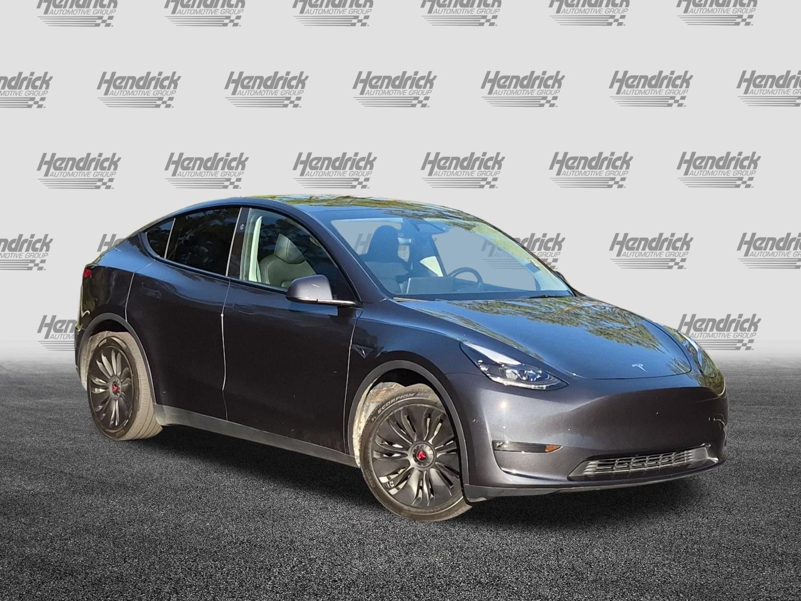 Used 2024 Tesla Model Y Long Range AWD/4WD image 2