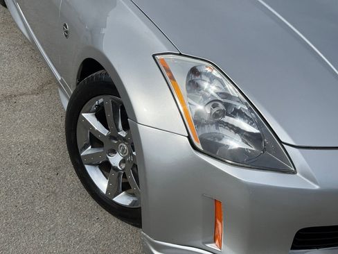Used 2004 Nissan 350Z Touring image 3