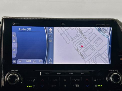 Used 2021 Toyota Highlander Platinum FWD image 22