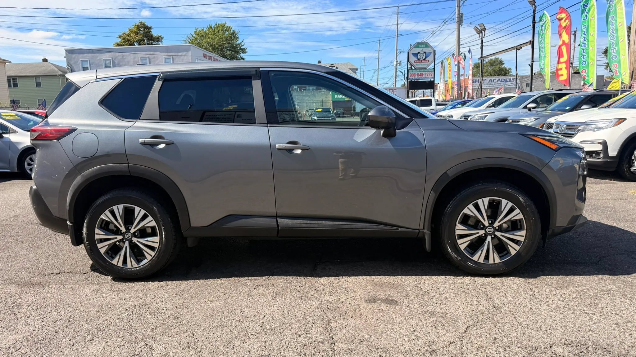 Used 2021 Nissan Rogue SV AWD/4WD image 11