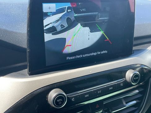 Used 2022 Ford Escape SE image 12