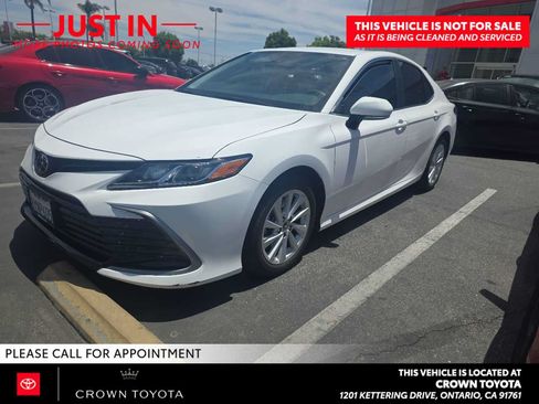 Certified 2022 Toyota Camry LE w/ Convenience Package FWD image 1