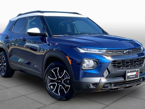 Used 2023 Chevrolet TrailBlazer ACTIV w/ Sun and Liftgate Package FWD image 3