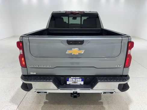 New 2026 Chevrolet Silverado 1500 LTZ w/ LTZ Premium Package AWD/4WD image 3