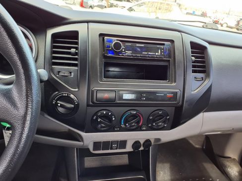 Used 2012 Toyota Tacoma 4x4 Regular Cab image 16