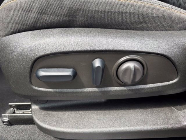 Used 2024 Chevrolet Equinox LT AWD/4WD image 16