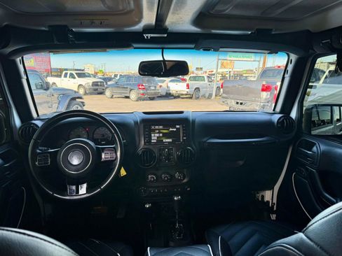 Used 2017 Jeep Wrangler Unlimited Sahara image 5