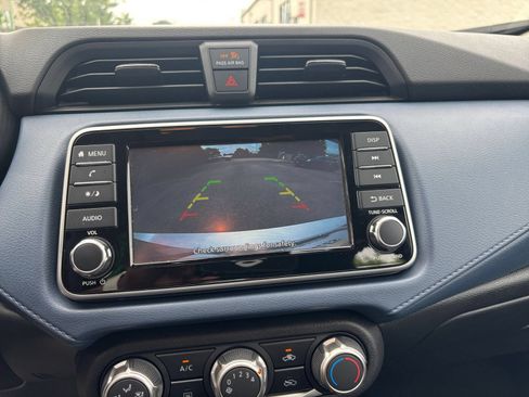 Used 2025 Nissan Versa SV FWD image 23