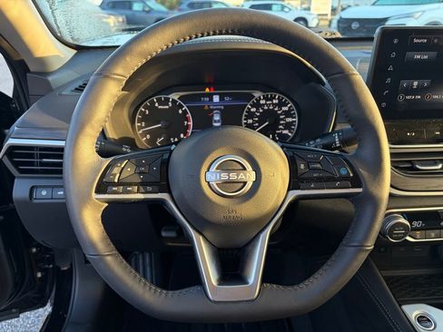 Used 2024 Nissan Altima 2.5 SL FWD image 15