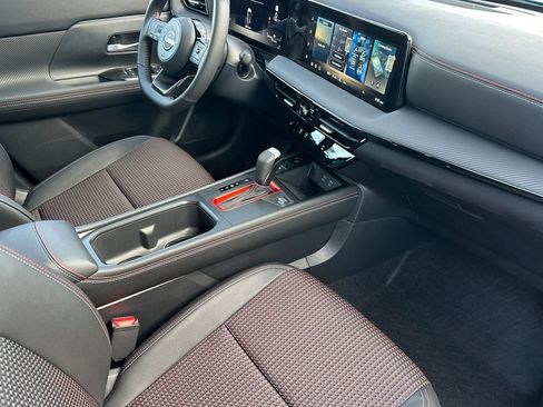 New 2026 Nissan Kicks SR w/ SR Premium Package AWD/4WD image 19