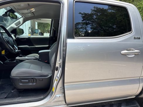 Used 2021 Toyota Tacoma SR5 RWD image 13