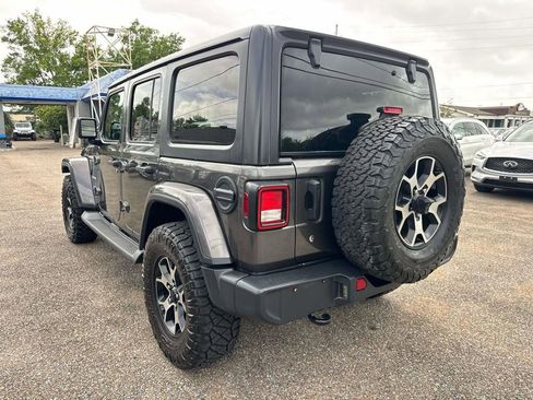 Used 2019 Jeep Wrangler Unlimited Sahara AWD/4WD image 6