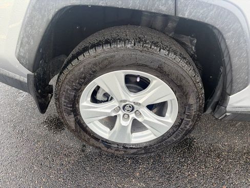 Used 2020 Toyota RAV4 XLE FWD image 10