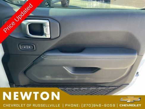 Used 2020 Jeep Gladiator Overland AWD/4WD image 23