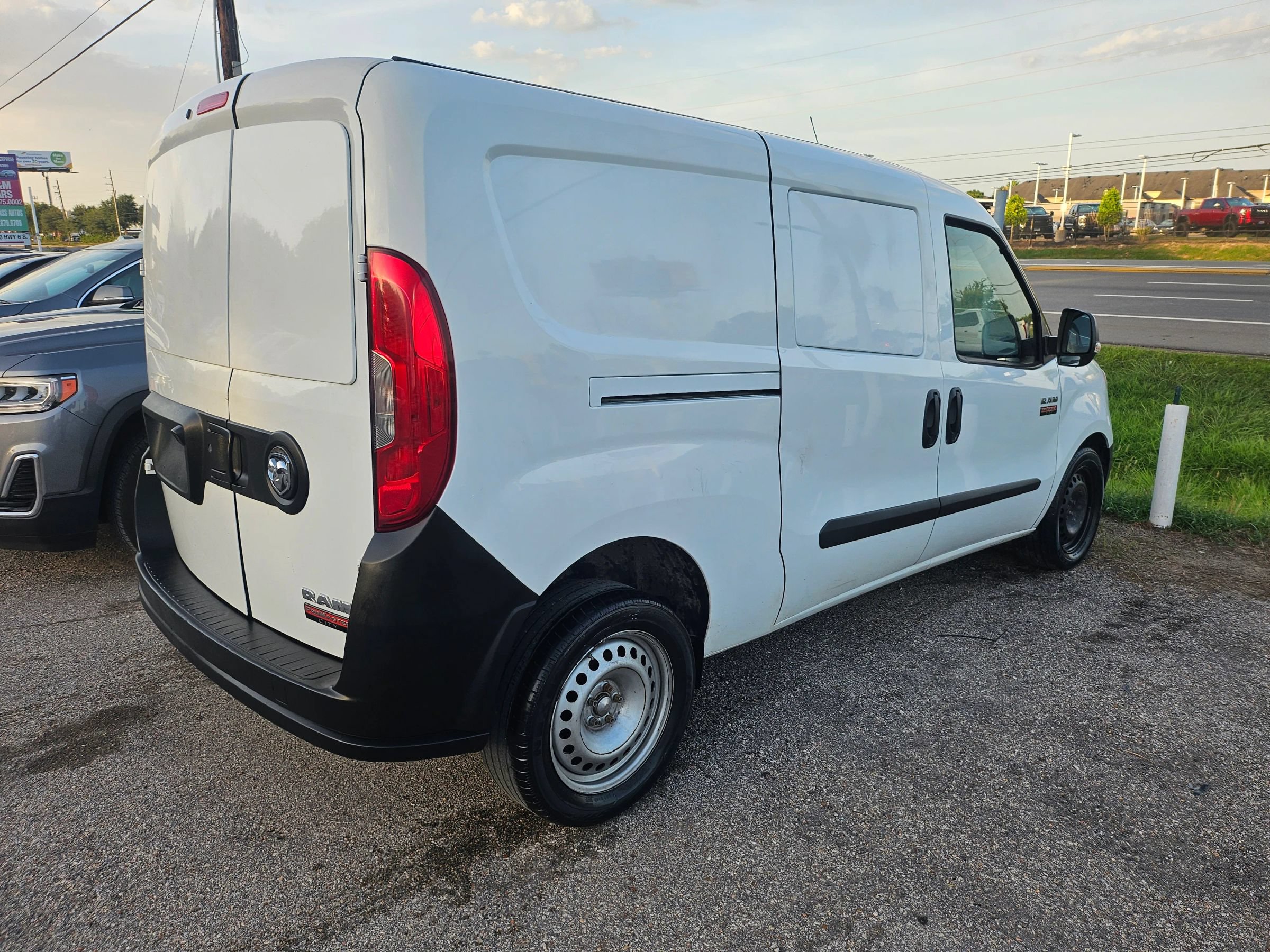 Used 2021 RAM ProMaster City Tradesman FWD image 3