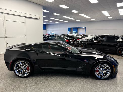 Used 2016 Chevrolet Corvette Z06 w/ 3LZ Preferred Equipment Group image 8
