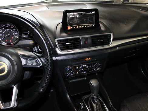 Used 2018 MAZDA MAZDA3 Sport w/ Preferred Equipment Package FWD image 15