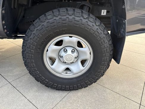 Used 2021 Toyota Tacoma SR AWD/4WD image 19