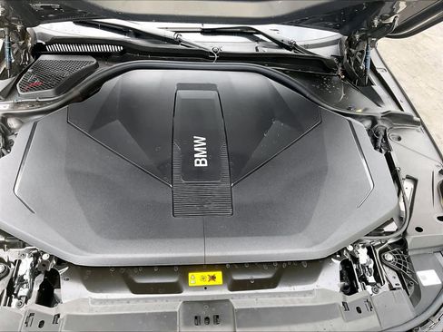 Used 2026 BMW i5 eDrive40 w/ M Sport Package image 12