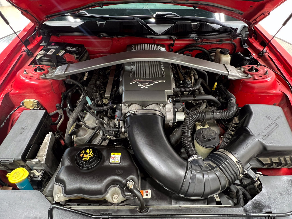 Used 2010 Ford Mustang GT Premium RWD image 25