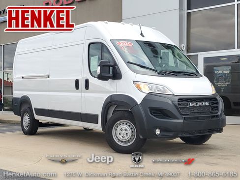 Used 2025 RAM ProMaster 2500 w/ Convenience Group image 1