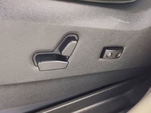 Used 2019 Dodge Grand Caravan SXT FWD image 23