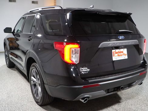 Used 2023 Ford Explorer XLT w/ Equipment Group 202A image 9