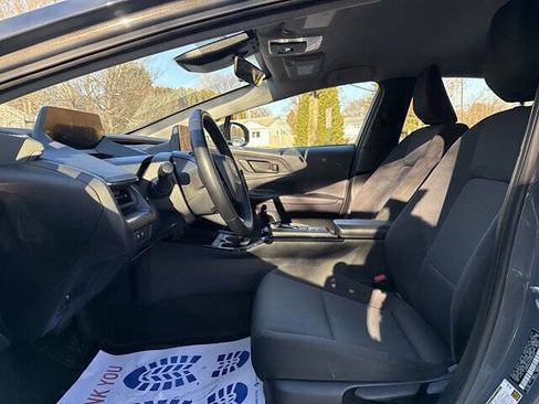 Used 2023 Toyota Prius LE image 5