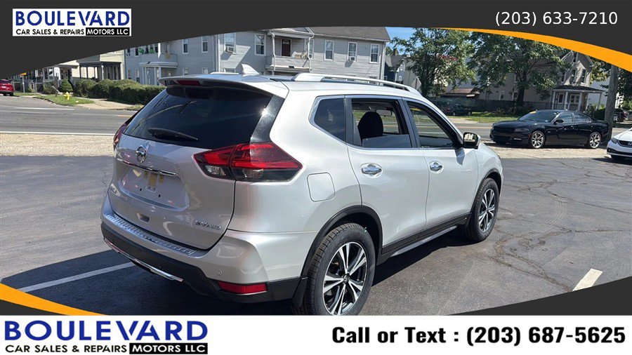 Used 2020 Nissan Rogue SV w/ Sun & Sound Touring Package AWD/4WD image 7