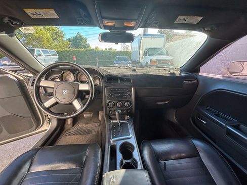 Used 2009 Dodge Challenger R/T image 30