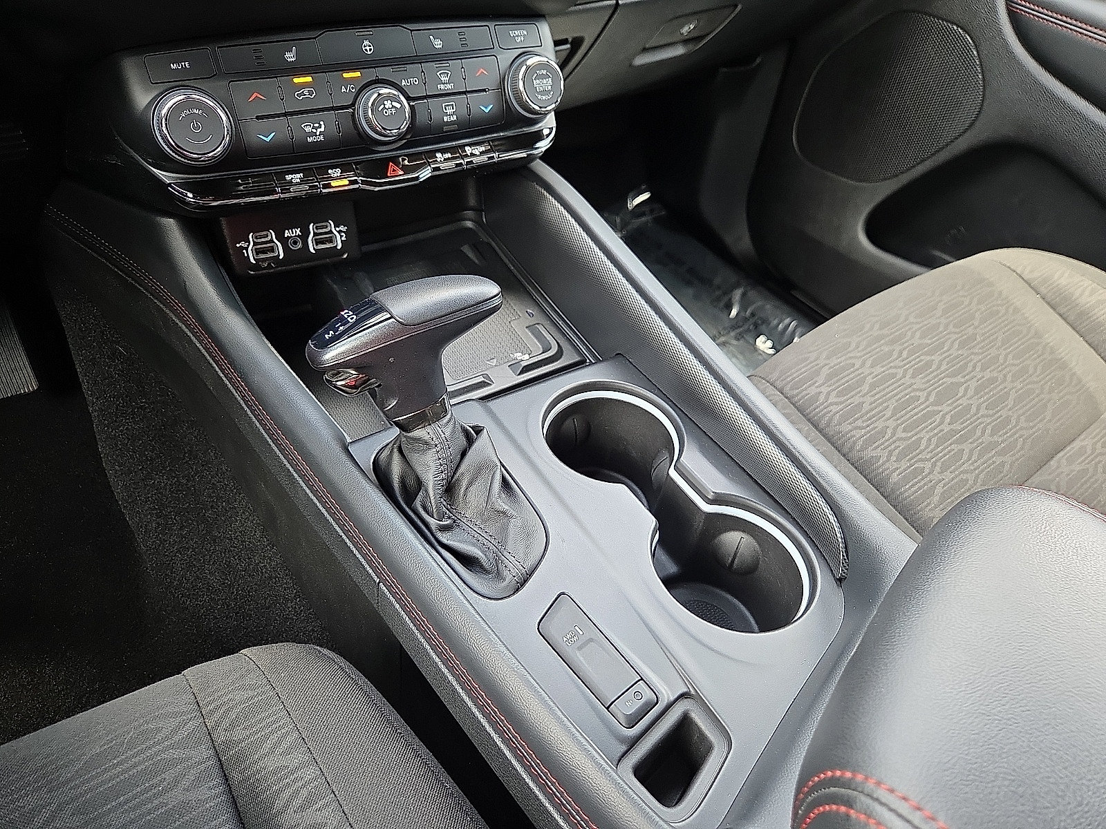 Used 2023 Dodge Durango R/T w/ Blacktop Package AWD/4WD image 25