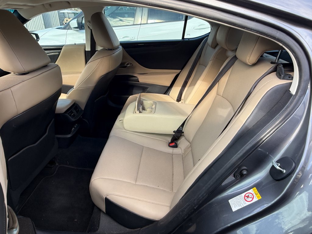 Used 2019 Lexus ES 350 w/ Premium Package FWD image 10