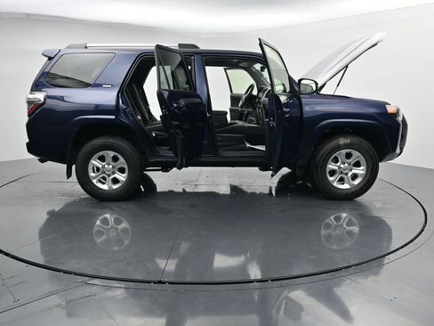 Used 2024 Toyota 4Runner SR5 AWD/4WD image 41
