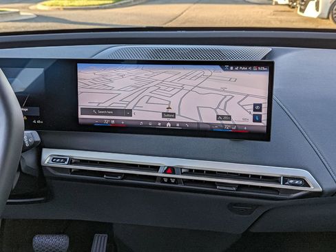 Used 2026 BMW iX xDrive60 w/ Premium Package image 23